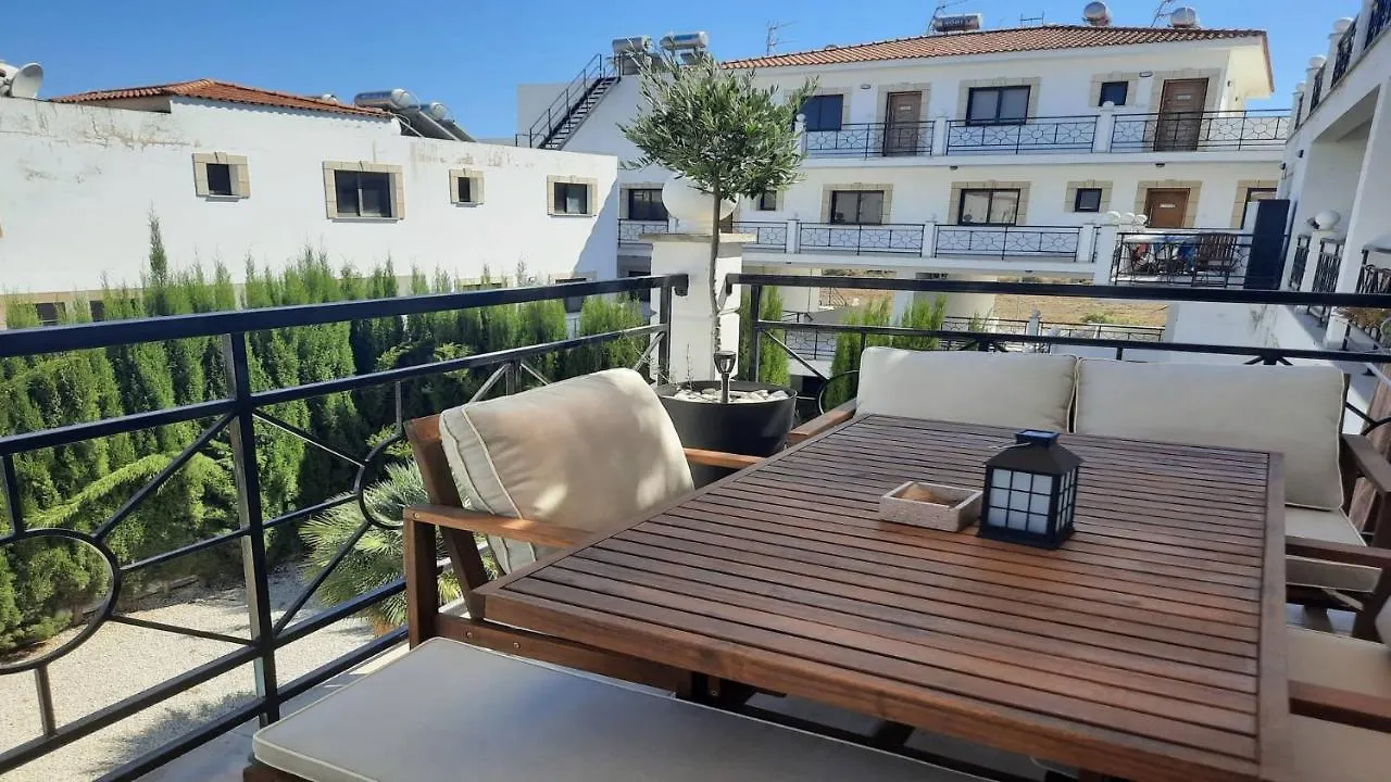 아파트 Paramount Gardens Resorts C201 라르나카