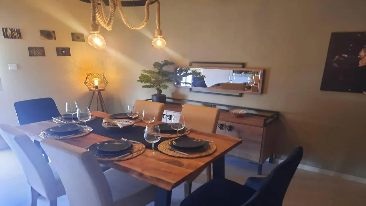 아파트 Paramount Gardens Resorts C201 라르나카
