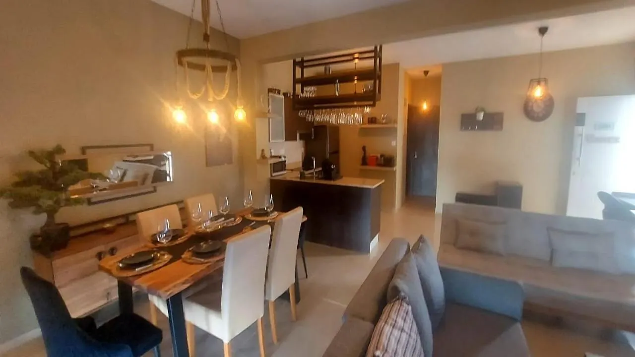 Paramount Gardens Resorts C201 라르나카 0*,