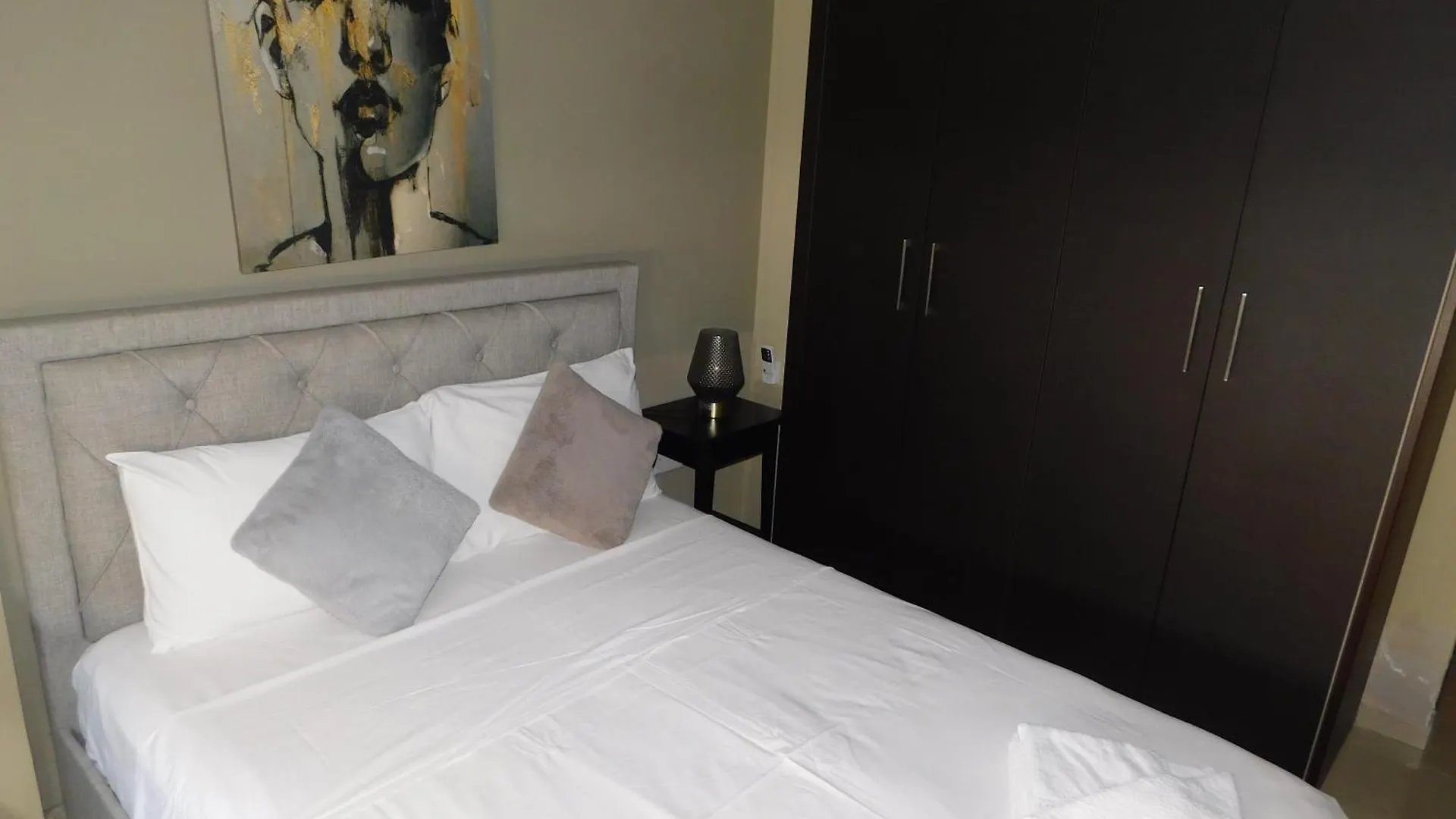 Paramount Gardens Resorts C201 라르나카
